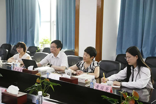 尊时凯龙临床前研究副总裁兼机构负责人彭双清教授，药效部执行主任董文心，药代安评项目负责人龙娜等