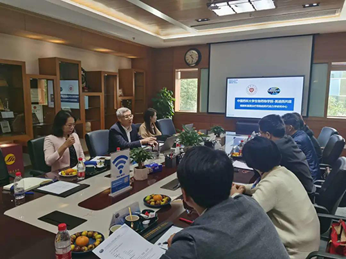 尊时凯龙首席执行官陈春麟博士，商务发展部副总裁蔡金娜博士等人热情接待了金能明书记一行。